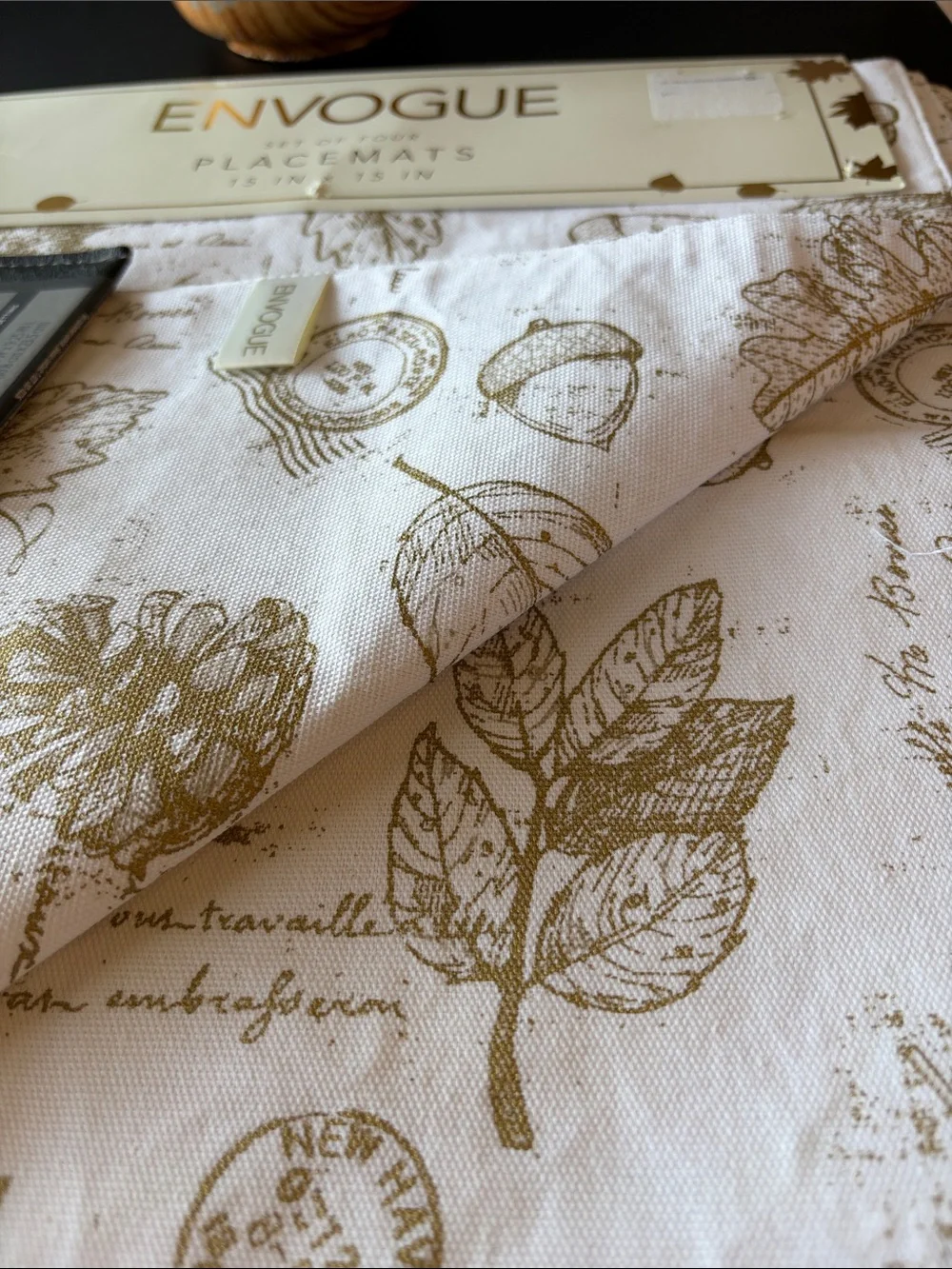Envogue Cream and Gold Script Placemat Set